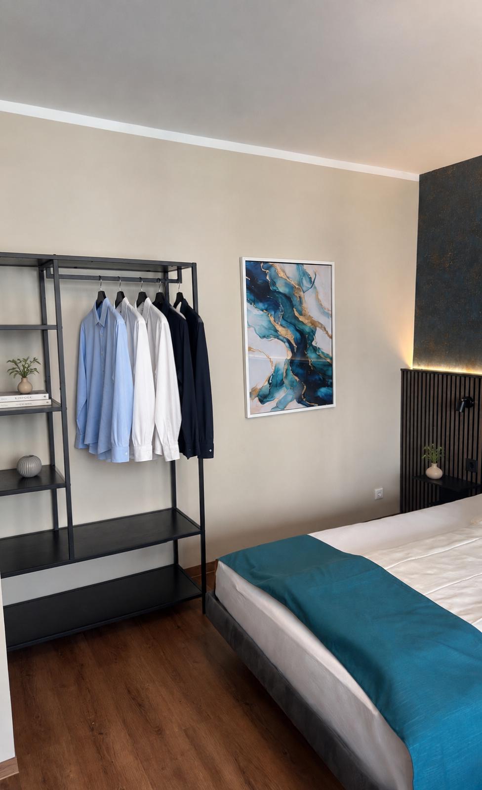 Doppelzimmer Komfort – Kleiderschrank im Hotel Wali Bielefeld